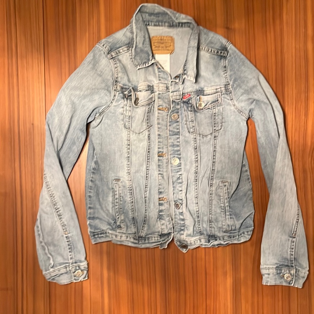 Levi’s Jean jacket Girls size XL (13-15 years)